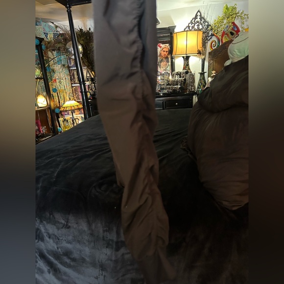 Velocity woman’s Black Joggers NWOT Size L - Picture 5 of 8